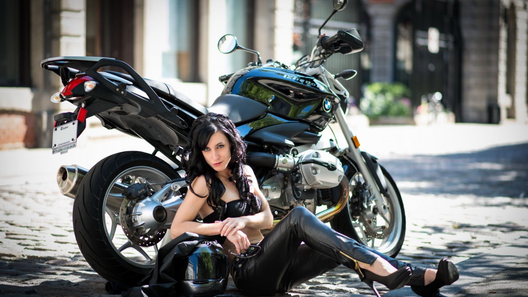 European women on bikes in Rostov-on-Don