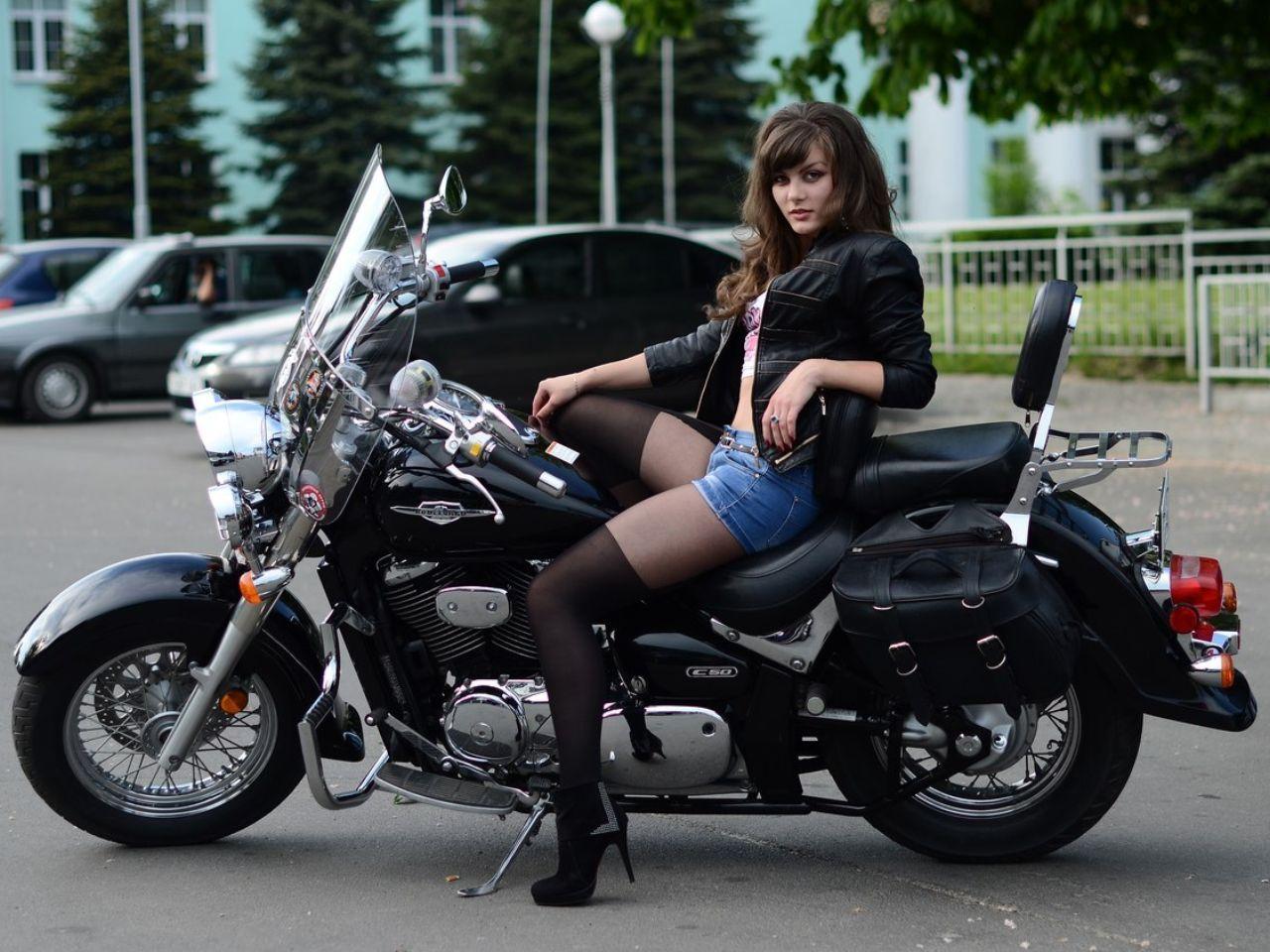 European women on bikes in Rostov-on-Don