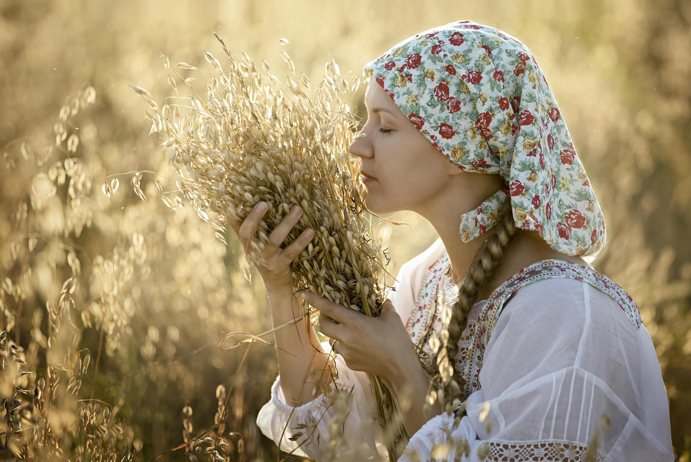 Photo Women in Slavic costumes in Rostov-on-Don