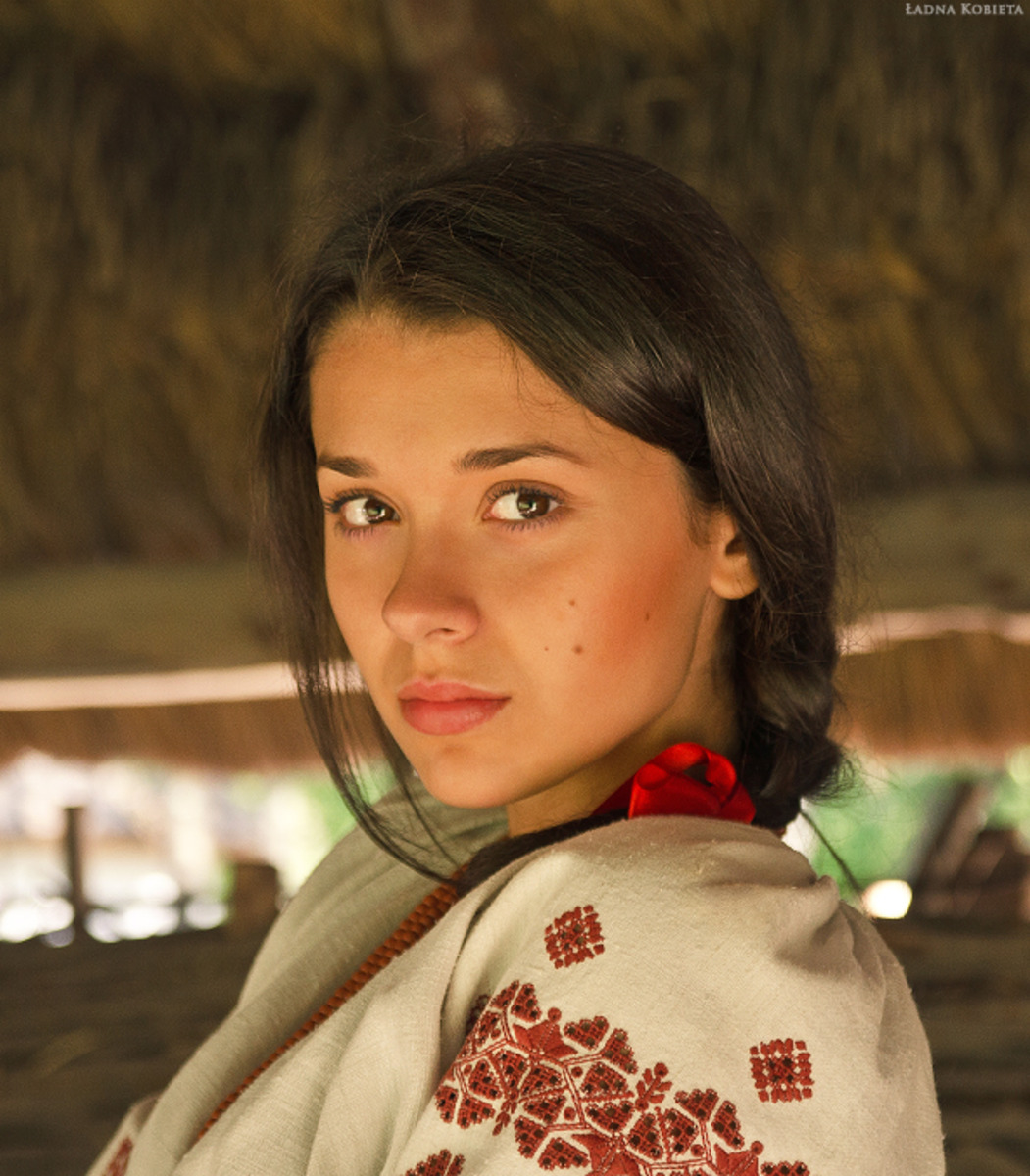 Girls in Slavic costumes in Rostov-on-Don