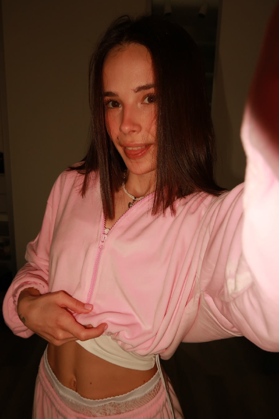 Tina brings the glow — live moments in Rostov-on-Don